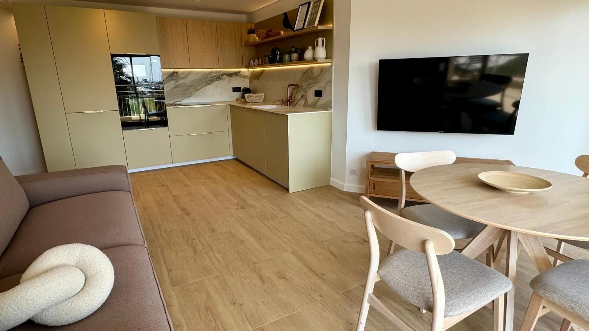 Appartement Face Au Port Antibes